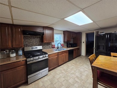 Under contract-accepting backup offers. Charming 3 bedroom, 1 - photo 12