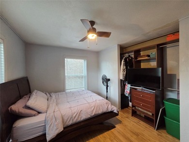 Under contract-accepting backup offers. Charming 3 bedroom, 1 - photo 17