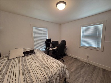 Under contract-accepting backup offers. Charming 3 bedroom, 1 - photo 18