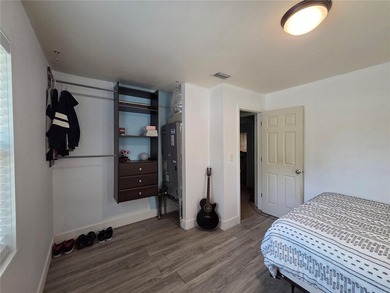Under contract-accepting backup offers. Charming 3 bedroom, 1 - photo 20