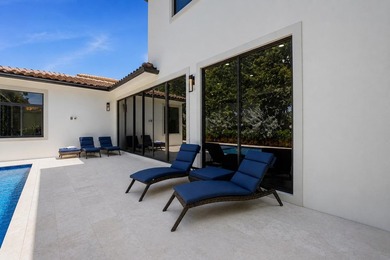 Beautifully upgraded newly built custom estate home located in - photo 31