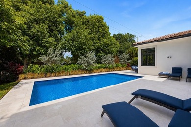 Beautifully upgraded newly built custom estate home located in - photo 34