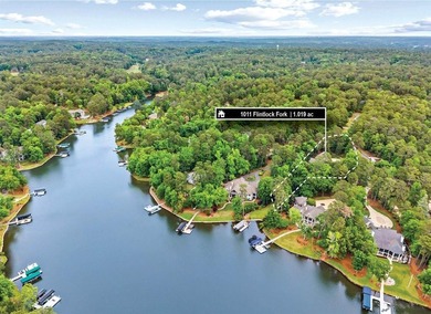 Inside the gates of Reynolds Lake Oconee, on a quiet cul-d-sac - photo 7