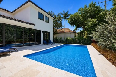 Beautifully upgraded newly built custom estate home located in - photo 37