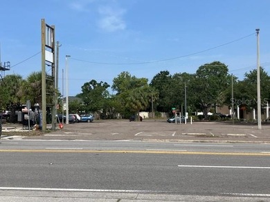South Tampa - Lighted retail corner - Major intersection - Heavy - photo 1