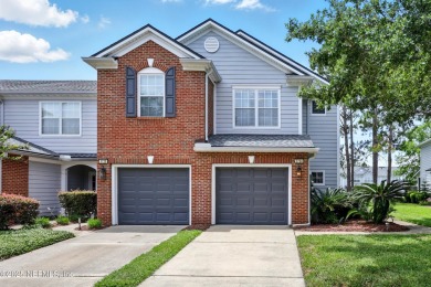 Lake Townhome/Townhouse Sale Pending in Jacksonville, Florida