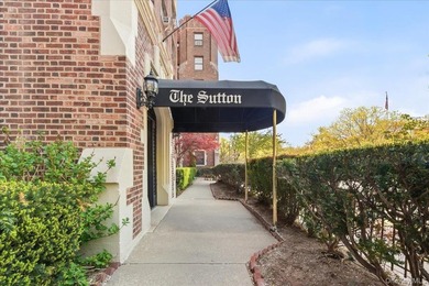 This sun-drenched one-bedroom is the kind of home that is - photo 3