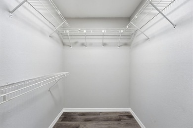 BRAND NEW ROOF, NEW A/C SYSTEM, FULLY RENOVATED .This - photo 15