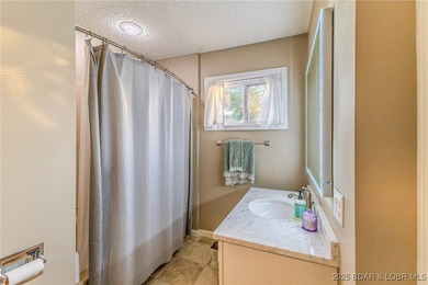 BREATH TAKING PANORAMIC VIEWS! This move-in ready 3-bedroom - photo 21