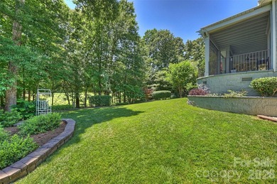Perfectly positioned on the 18th Fairway of Springfield Golf - photo 26