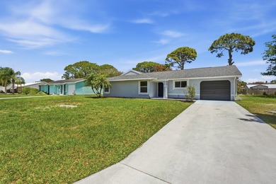 BRAND NEW ROOF, NEW A/C SYSTEM, FULLY RENOVATED .This - photo 29