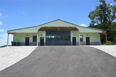 This is a Woodhaven Wonder with amazing year round Lake views - photo 1