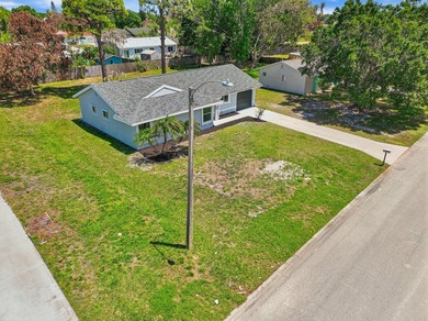 BRAND NEW ROOF, NEW A/C SYSTEM, FULLY RENOVATED .This - photo 32
