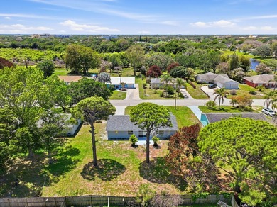 BRAND NEW ROOF, NEW A/C SYSTEM, FULLY RENOVATED .This - photo 33