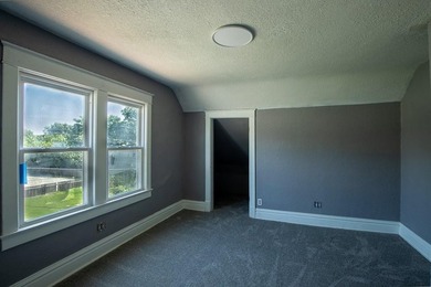 Adorable home with covered front porch. Large entry foyer for - photo 36