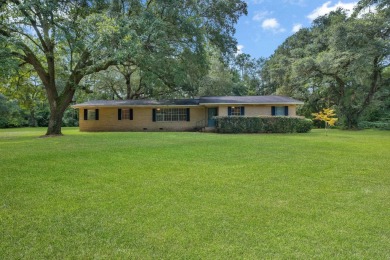 Lake Home For Sale in Tallahassee, Florida