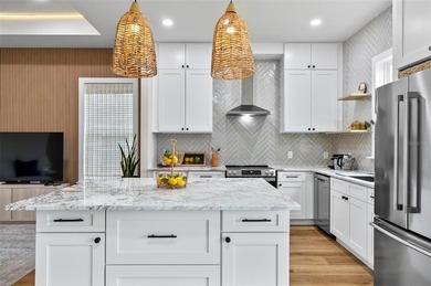 Experience the pinnacle of coastal elegance in this stunning - photo 21