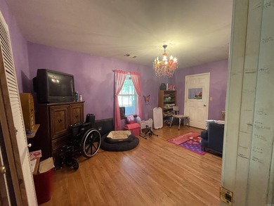 House with a barn and 2.90 Acres!! Fenced property and a small - photo 22