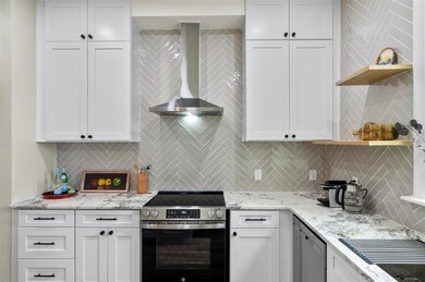 Experience the pinnacle of coastal elegance in this stunning - photo 25