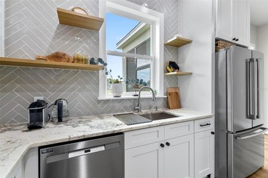 Experience the pinnacle of coastal elegance in this stunning - photo 30