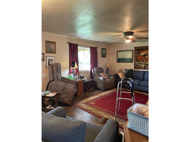 House with a barn and 2.90 Acres!! Fenced property and a small - photo 31