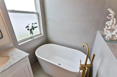 Experience the pinnacle of coastal elegance in this stunning - photo 50