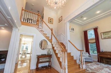 LAKE SUCCESS - A Stately Brick Colonial Set On Beautifully - photo 3