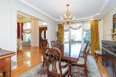 LAKE SUCCESS - A Stately Brick Colonial Set On Beautifully - photo 6