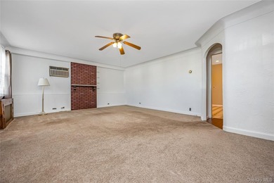 Welcome to 38 Buchanan Avenue, where comfort meets coastal - photo 11