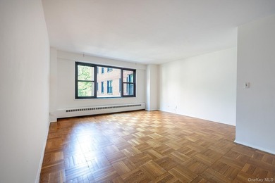 Rarely available 2 bedroom conveniently locate at the Mutal in - photo 3