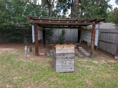 Location, Location, Location Move and ready 3-bedroom, 2-bath - photo 20