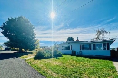 Upper Klamath Lake Home For Sale in Klamath Falls Oregon