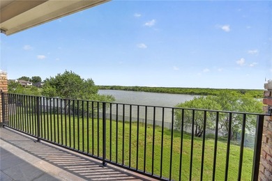 Welcome to Great Lakes living at its finest! Perfectly - photo 26