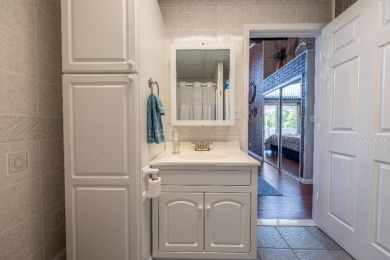 Waterfront, Central location & Rental friendly Neighborhood! - photo 28