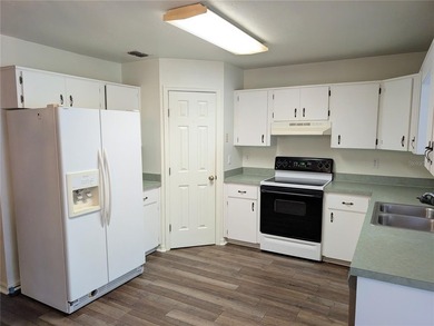 Location, Location, Location Move and ready 3-bedroom, 2-bath - photo 34