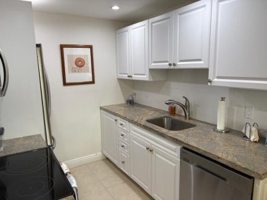 Lake Condo For Sale in Boca Raton, Florida