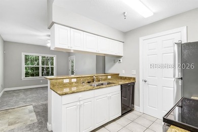 Enjoy easy Lowcountry living at 726 Legends on the Green, a - photo 11