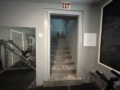 Two-story, fully functional commercial building on main street