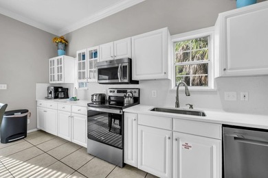 Discover the perfect blend of location, comfort, and investment - photo 18