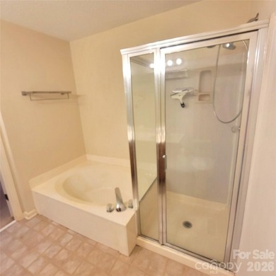 **PRICE REDUCED $100,000 FOR QUICK CLOSING!**Highly sought after - photo 22