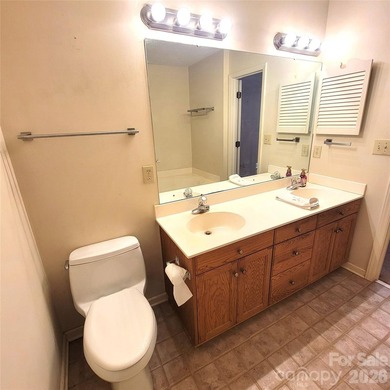 **PRICE REDUCED $100,000 FOR QUICK CLOSING!**Highly sought after - photo 24
