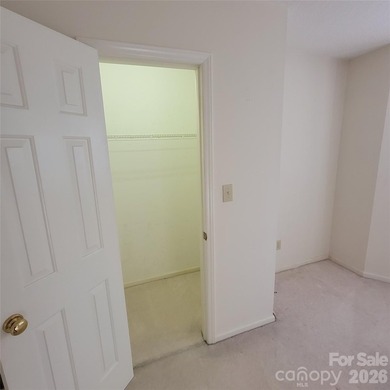 **PRICE REDUCED $100,000 FOR QUICK CLOSING!**Highly sought after - photo 31