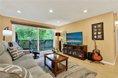 Welcome to your own peaceful retreat where lush greenery - photo 2