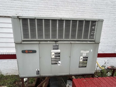 Two-story, fully functional commercial building on main street