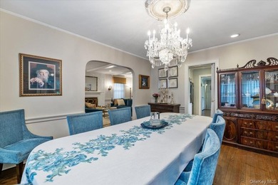 Welcome to this lovely side hall colonial boasting 4 bedrooms, 3 - photo 7
