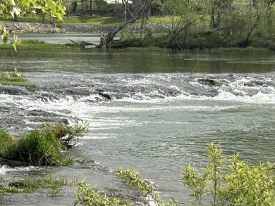 Two-story, fully functional commercial building on main street