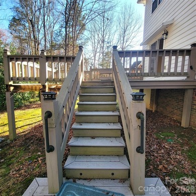 **PRICE REDUCED $100,000 FOR QUICK CLOSING!**Highly sought after - photo 42