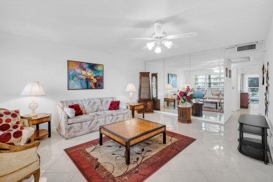Lake Condo For Sale in Boca Raton, Florida