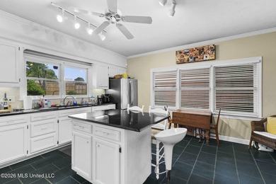 Welcome to this well-designed & built Patio Home, conveniently & - photo 11