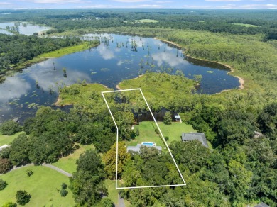 Lake Home For Sale in Tallahassee, Florida